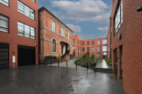 Modern Apt-Contractors Families-Superstore Nearby